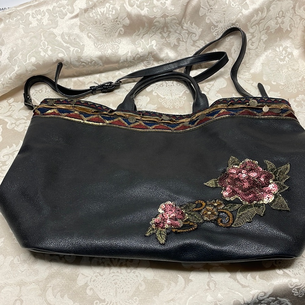 ChillX Large Black Purse with Sequin Flower GUC